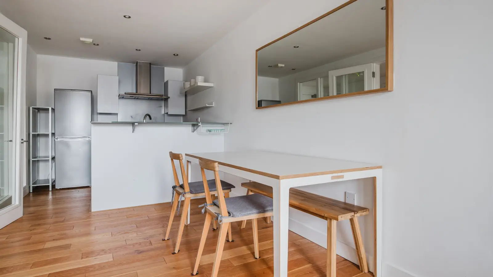 Flat Basing House Yard in Greater London