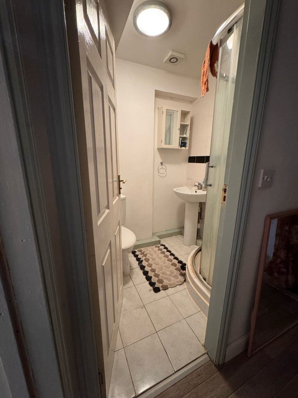 Room Othello Avenue in Warwick