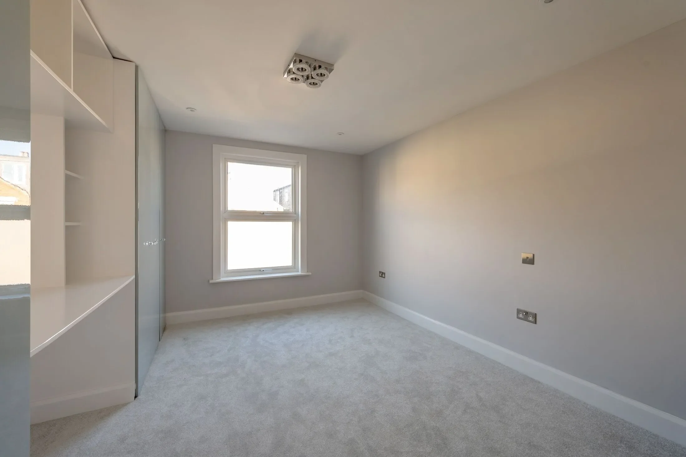 House Elm Road in Greater London