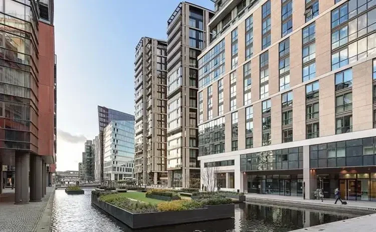 Flat Merchant Square in City of Westminster