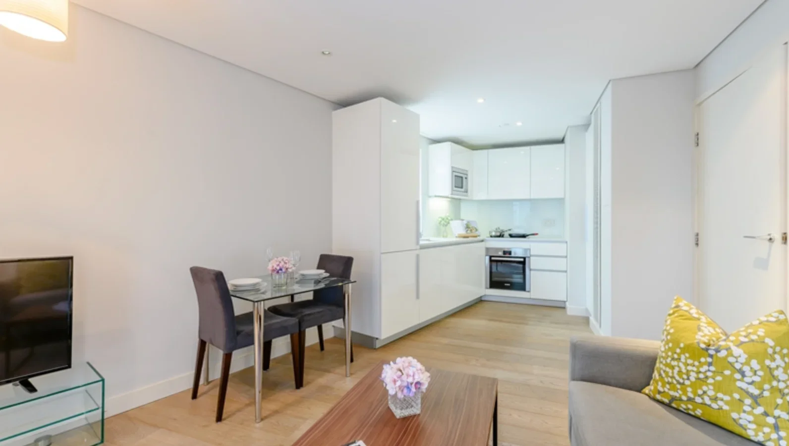 Flat Merchant Square in City of Westminster