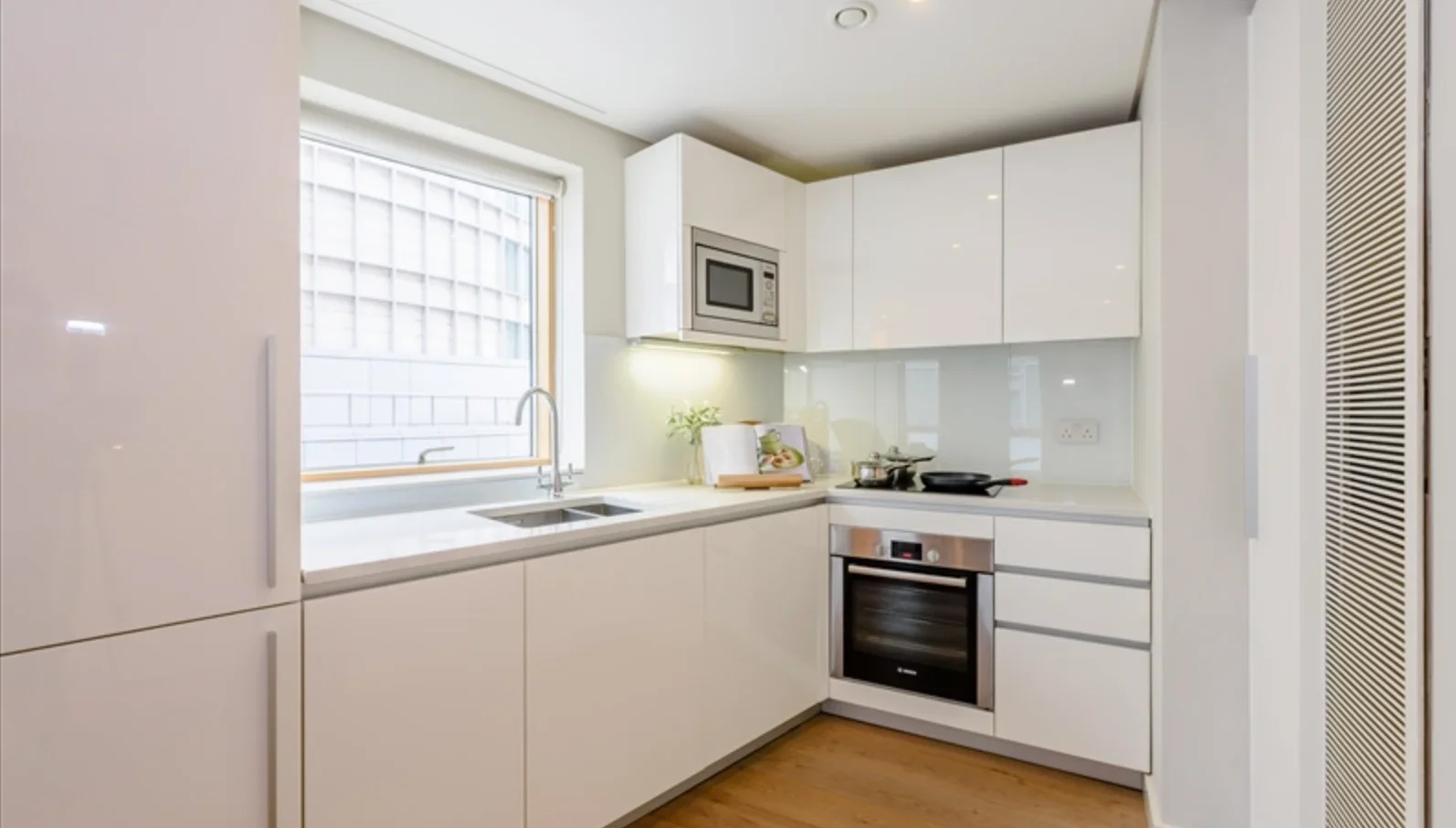 Flat Merchant Square in City of Westminster