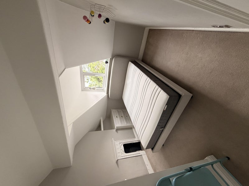 Room Avon Road in Trafford