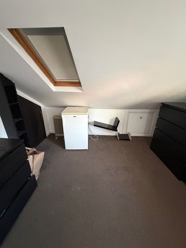 Room Severn Crescent in Slough