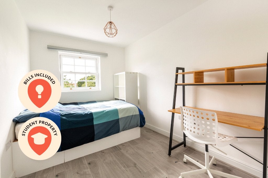 Room Doncaster Road in Bristol