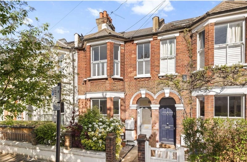 Room Scholars Road in Greater London