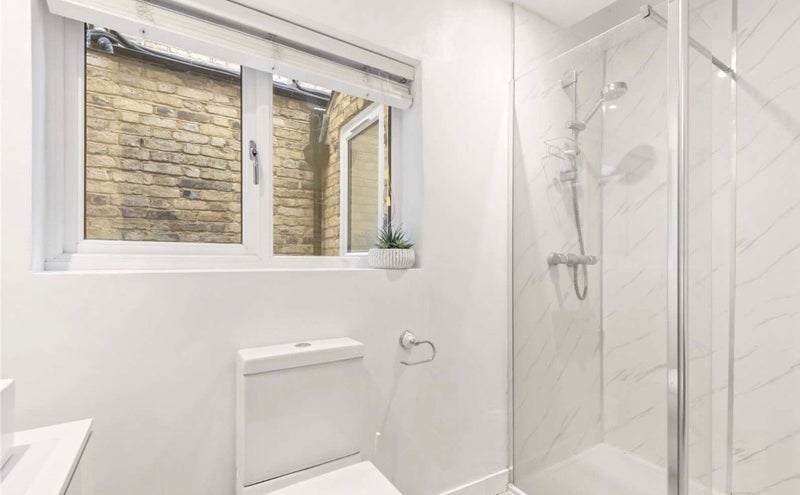 Room Scholars Road in Greater London