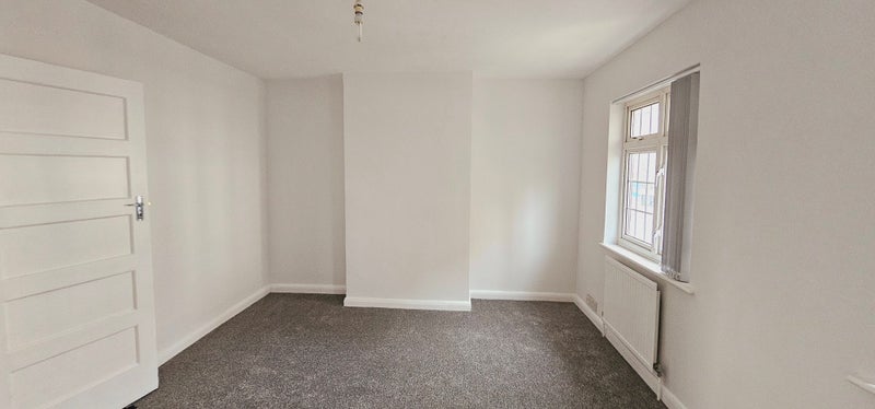 Room Station Road in Greater London