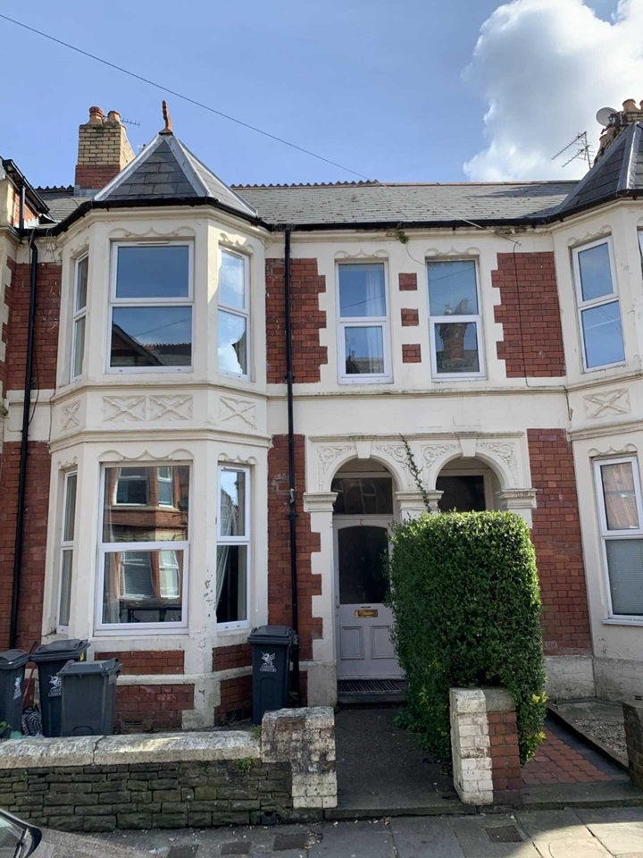 Flat Claude Place in Cardiff