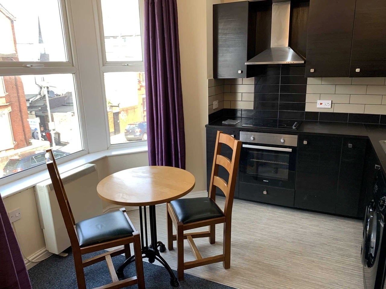 Flat Claude Place in Cardiff
