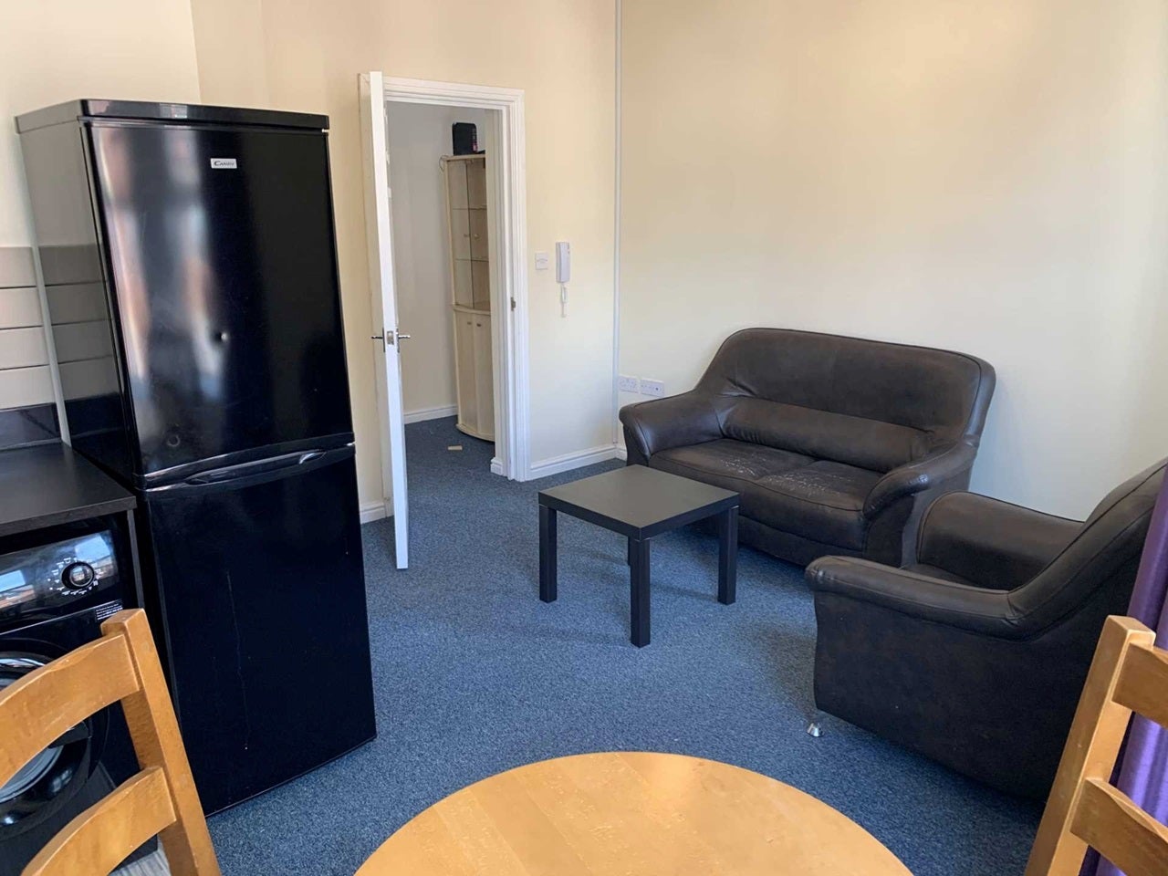 Flat Claude Place in Cardiff