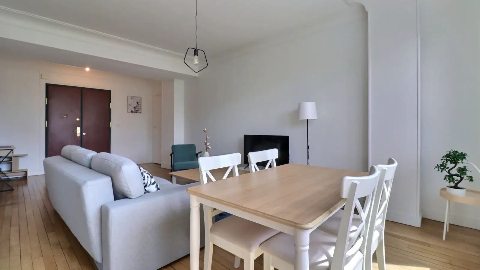 Flat Rue Biot in Paris