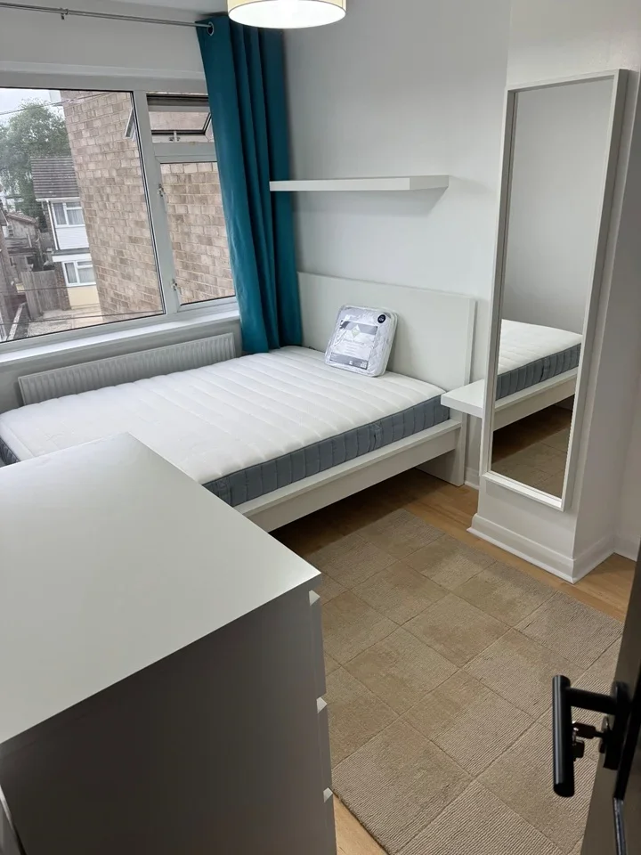 Room Pennyfields in Brentwood