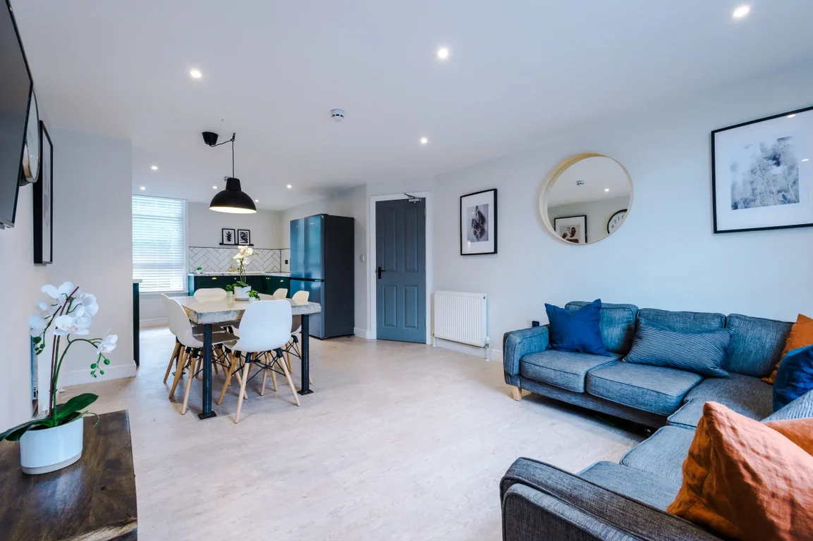 Flat Hawarden Avenue in Liverpool