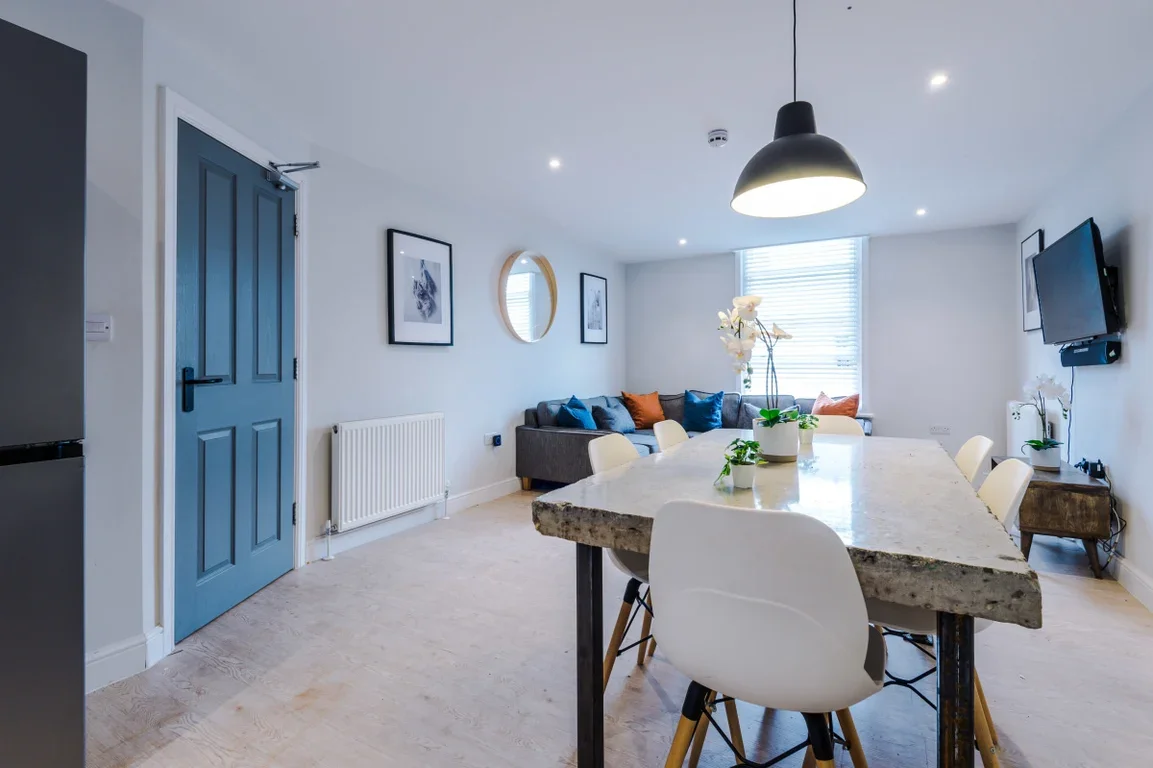 Flat Hawarden Avenue in Liverpool