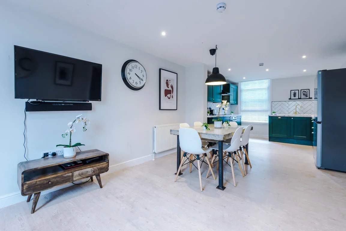 Flat Hawarden Avenue in Liverpool