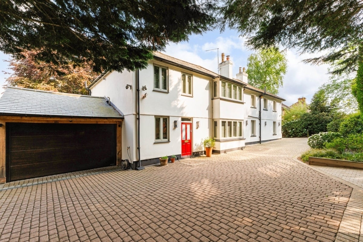 House Station Road in Ascot