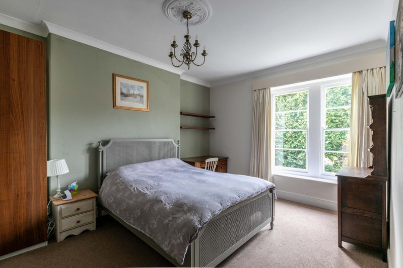 Flat Beaufort Road in Bristol