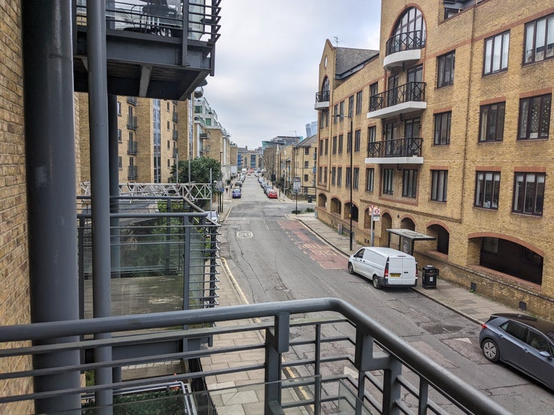 Room Wapping High Street in Greater London