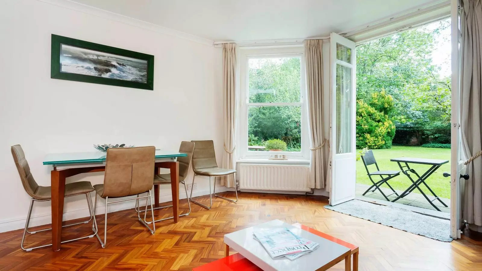 Flat Fitzjohn's Avenue in Greater London