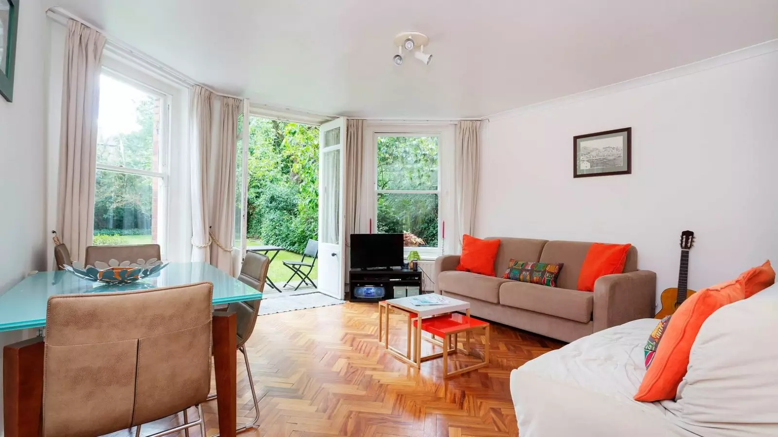 Flat Fitzjohn's Avenue in Greater London