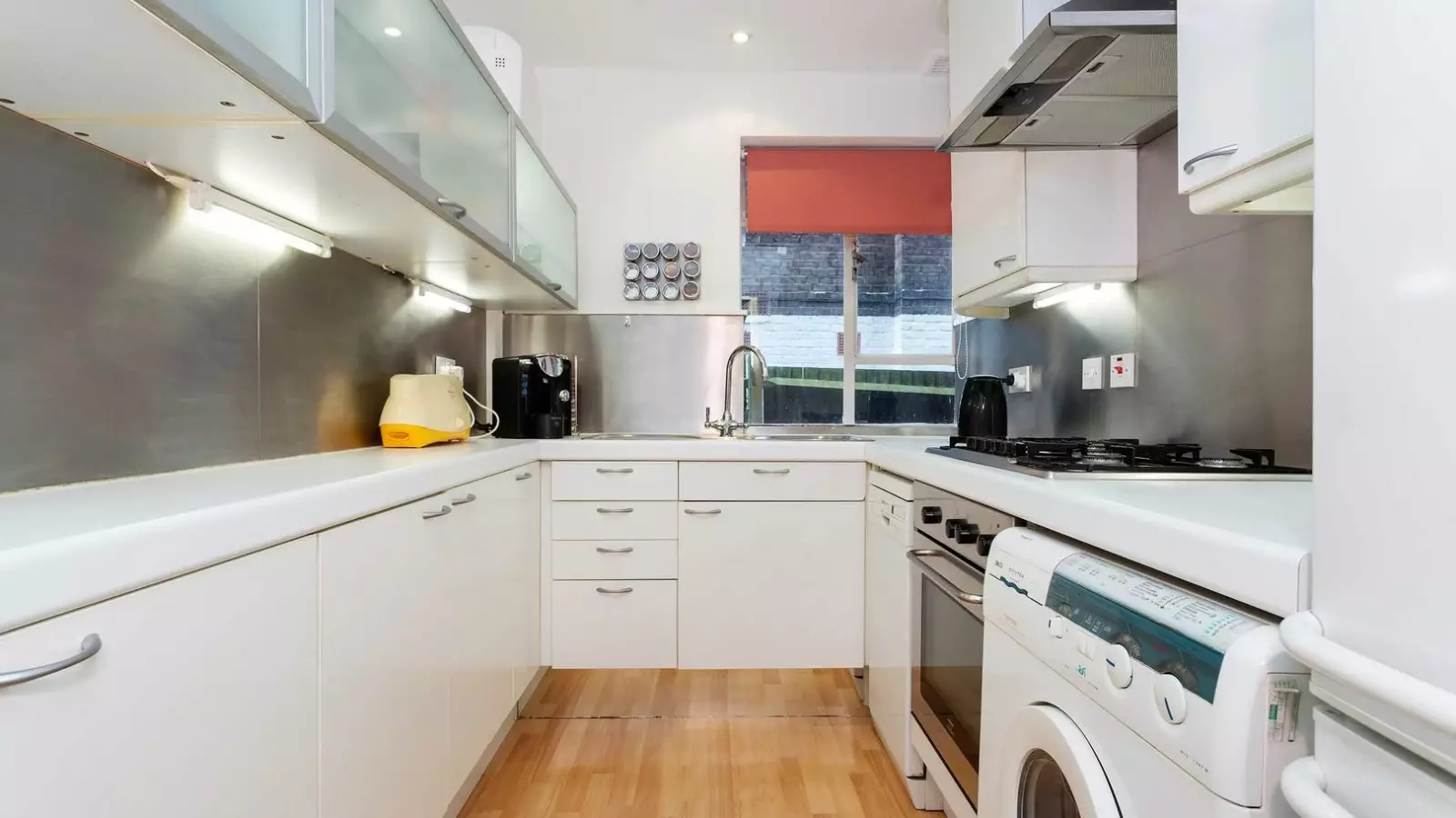 Flat Fitzjohn's Avenue in Greater London