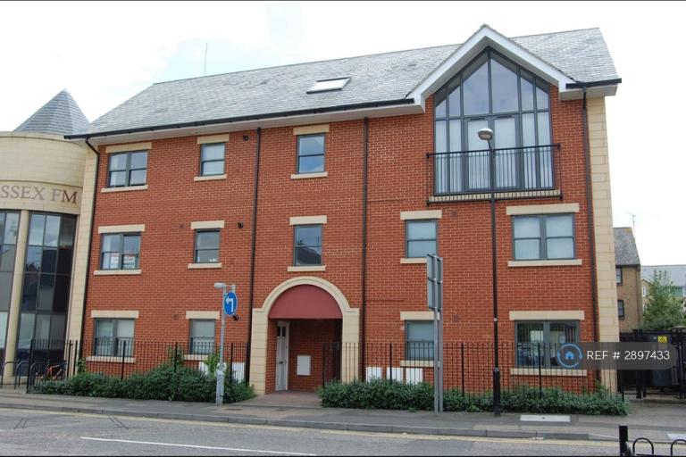 Flat Glebe Road in Chelmsford