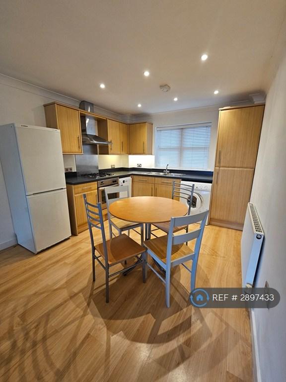 Flat Glebe Road in Chelmsford