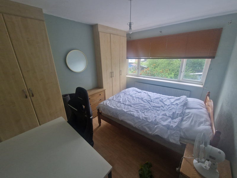 Room White Gate Gardens in Greater London