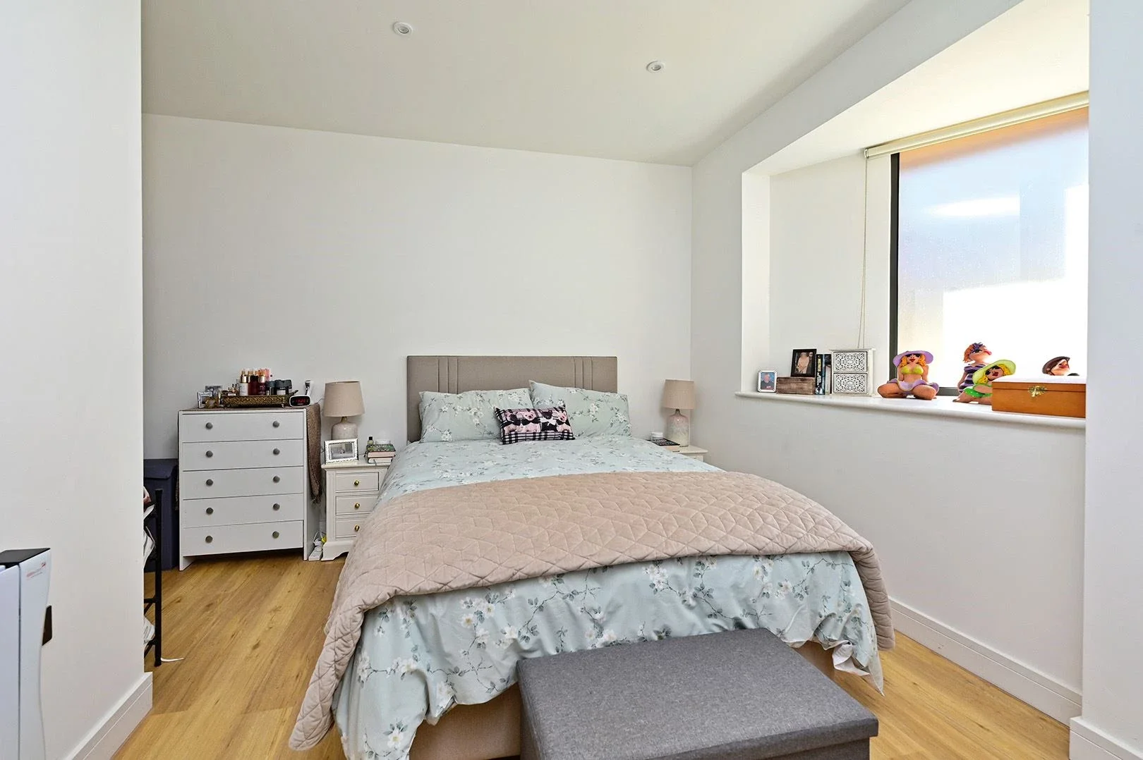 Flat Farnborough Road in Rushmoor