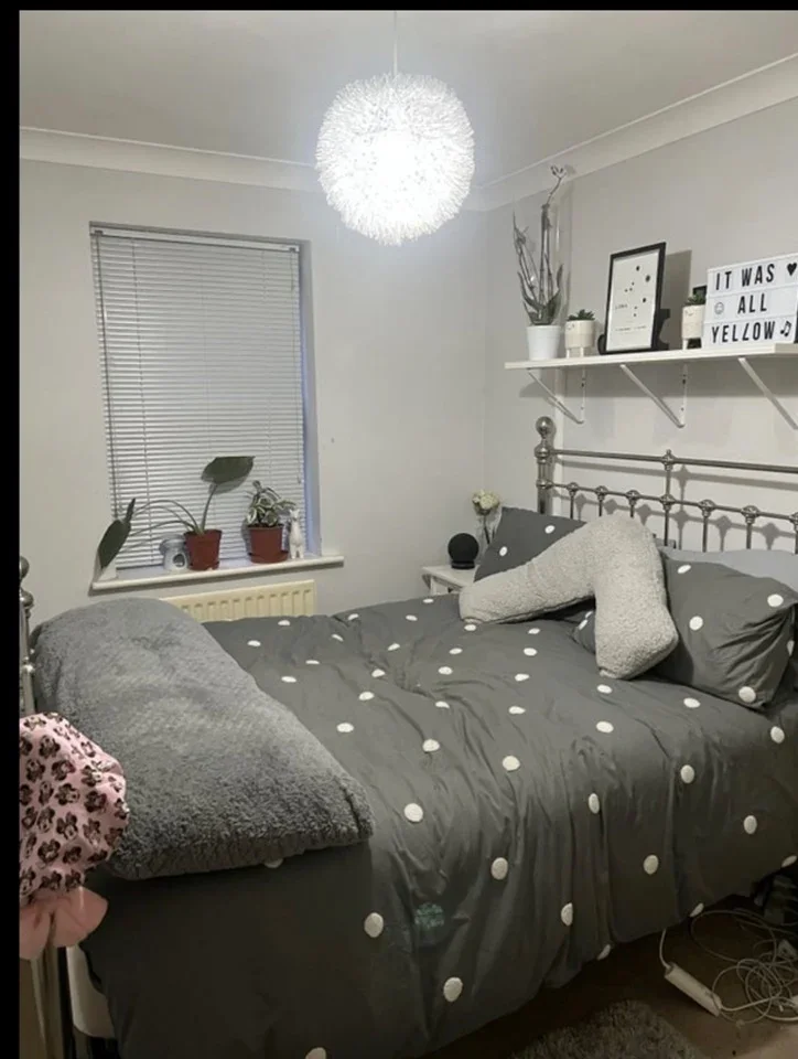 Flat Blunden Drive in Slough