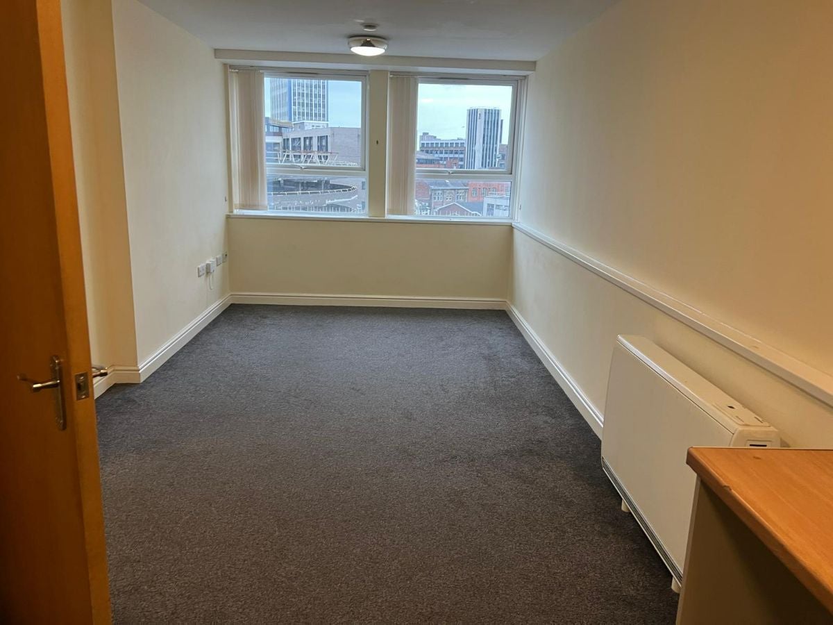 Flat Lower Hill Street in Leicester