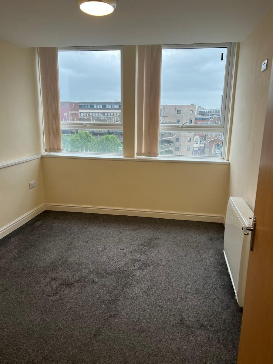 Flat Lower Hill Street in Leicester