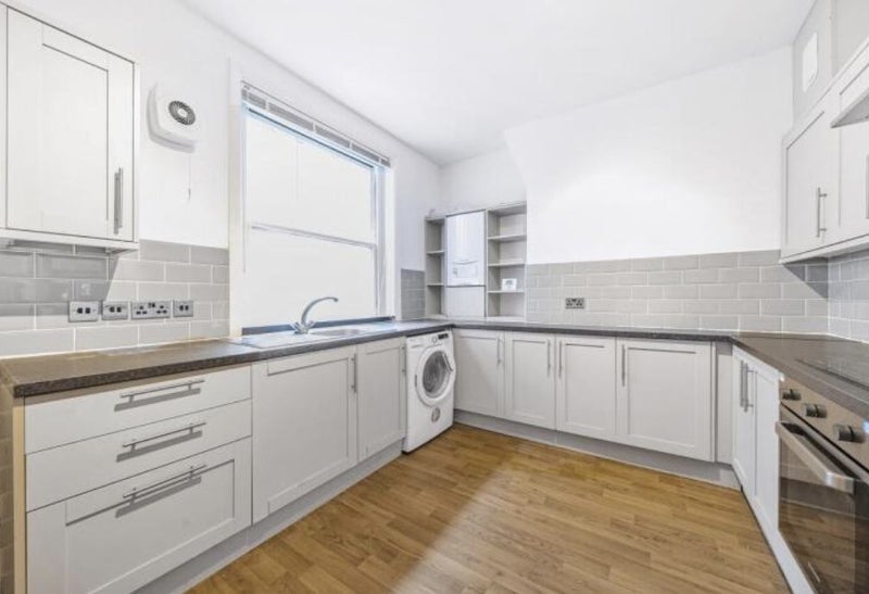 Room Lower Richmond Road in Greater London