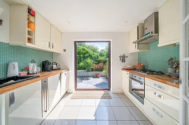 Flat Strathblaine Road in Greater London