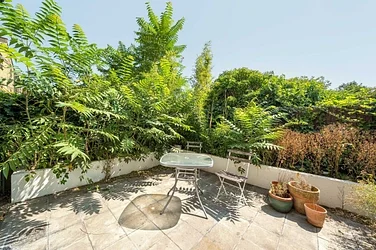 Flat Strathblaine Road in Greater London