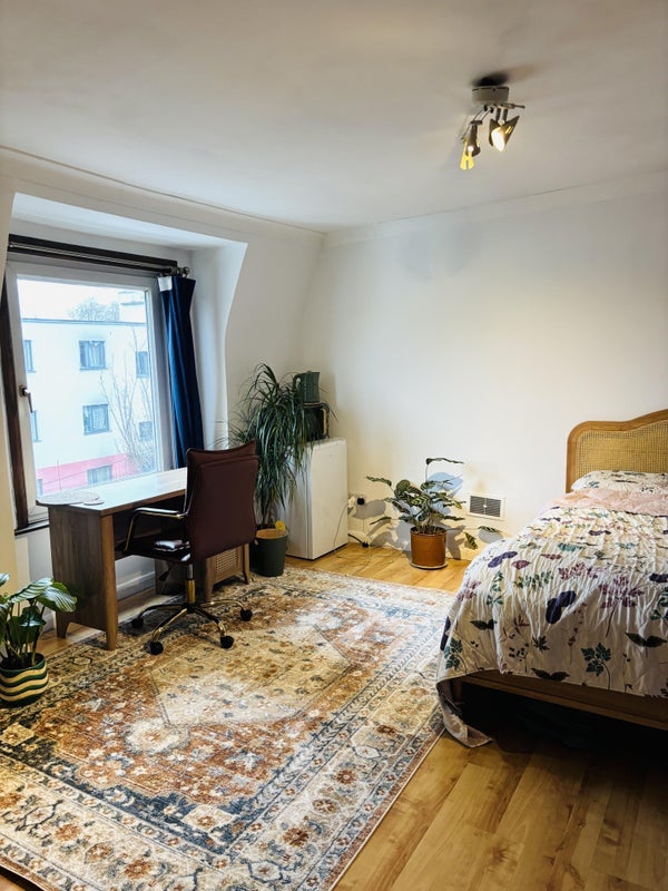 Room Park Road in Greater London