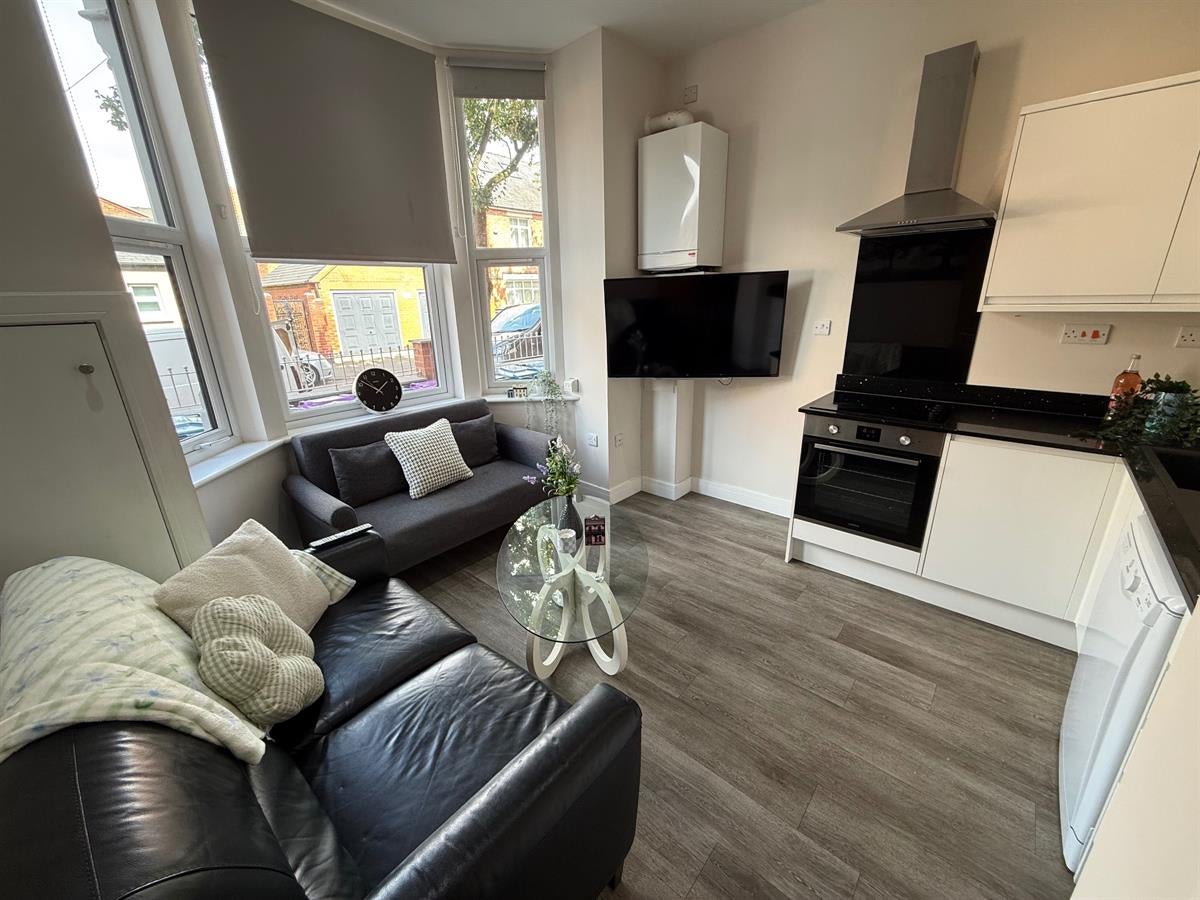 Flat Charnwood Grove in Rushcliffe