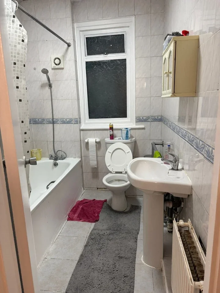 Room Clifton Avenue in Greater London
