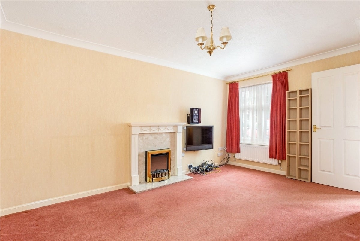 House Hopwood Close in Watford