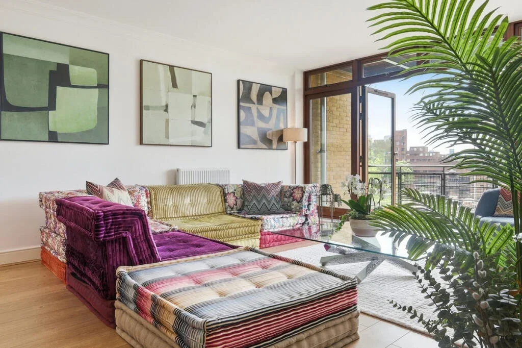 Flat Star Place in Greater London