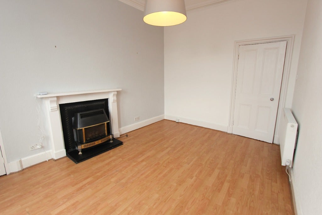Flat Willowbrae Road in City of Edinburgh