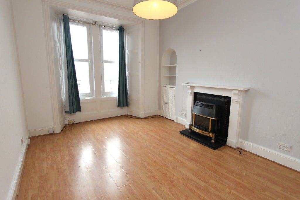 Flat Willowbrae Road in City of Edinburgh