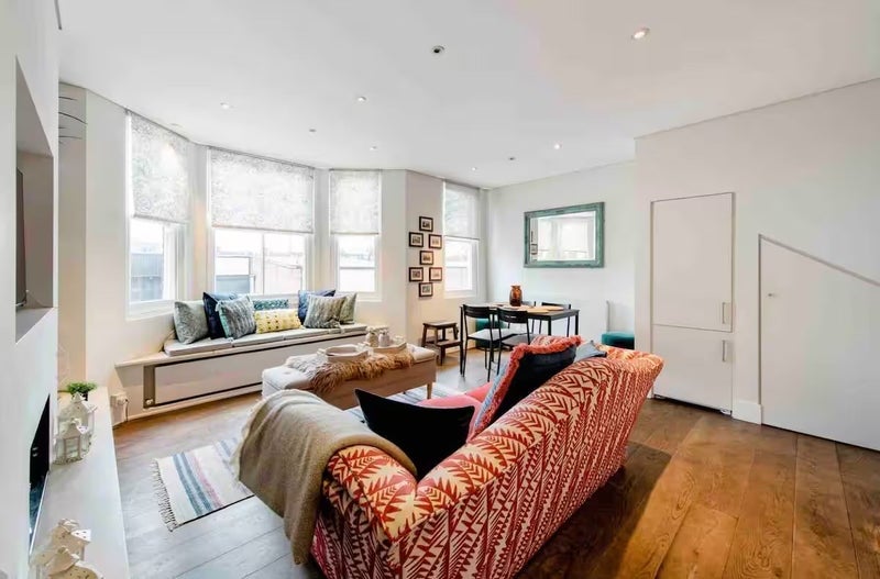 Flat Latimer Road in Greater London