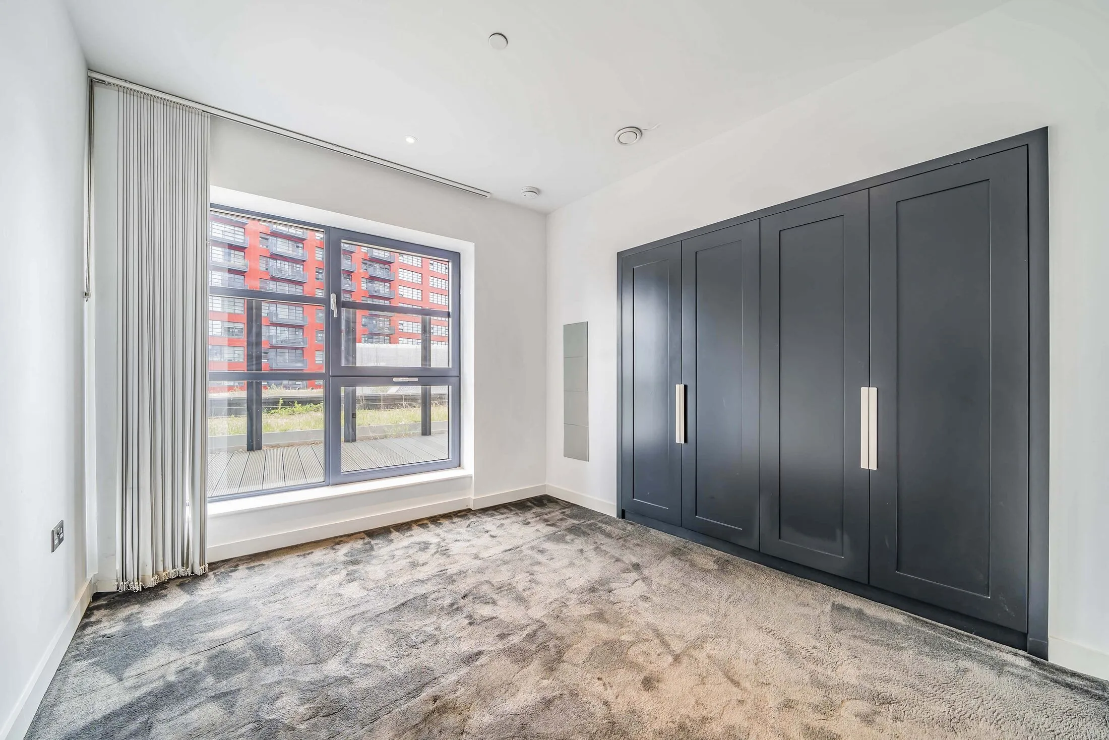 Flat Hope Street in Greater London