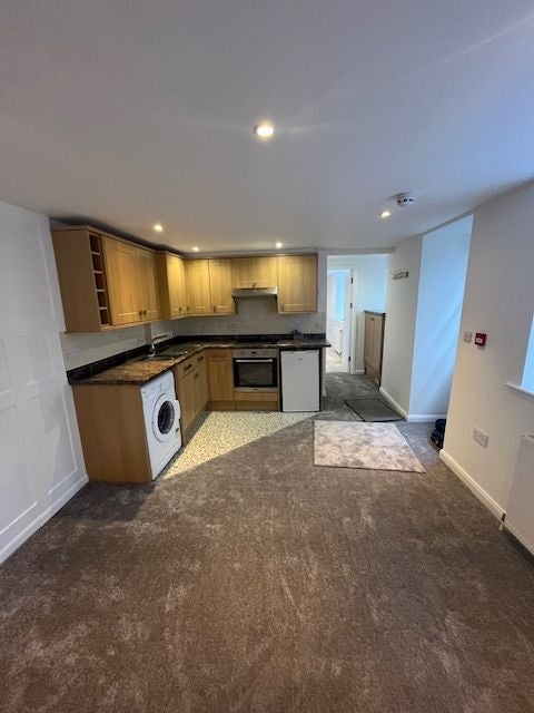 Flat Five Wells Lane in Helston