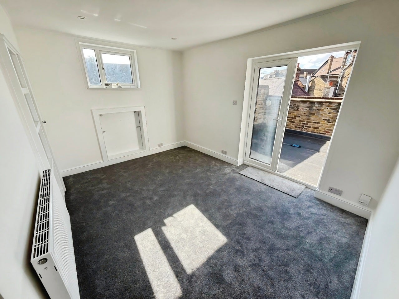 Flat Weir Road in Greater London