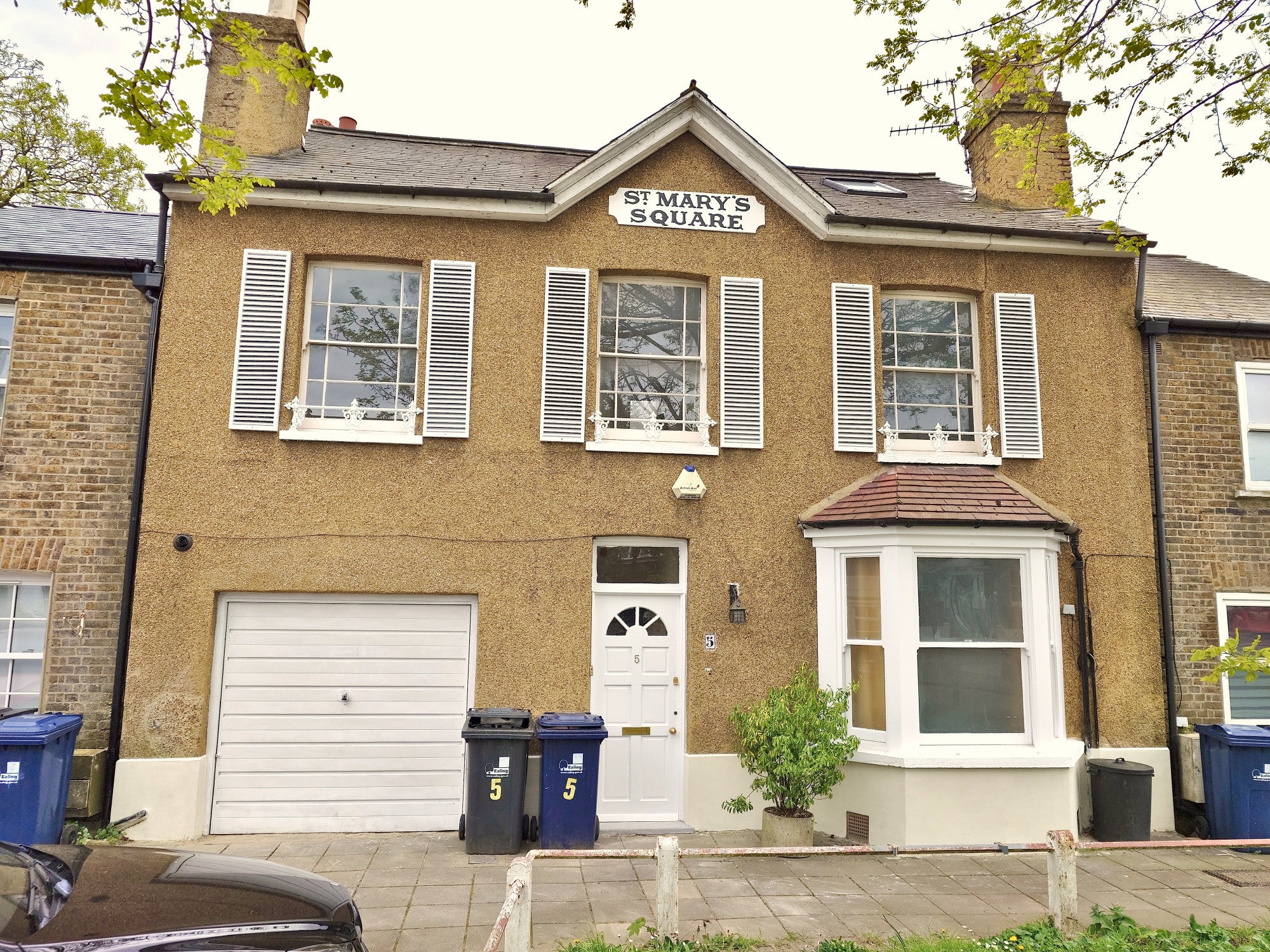 Room Baillies Walk in Greater London