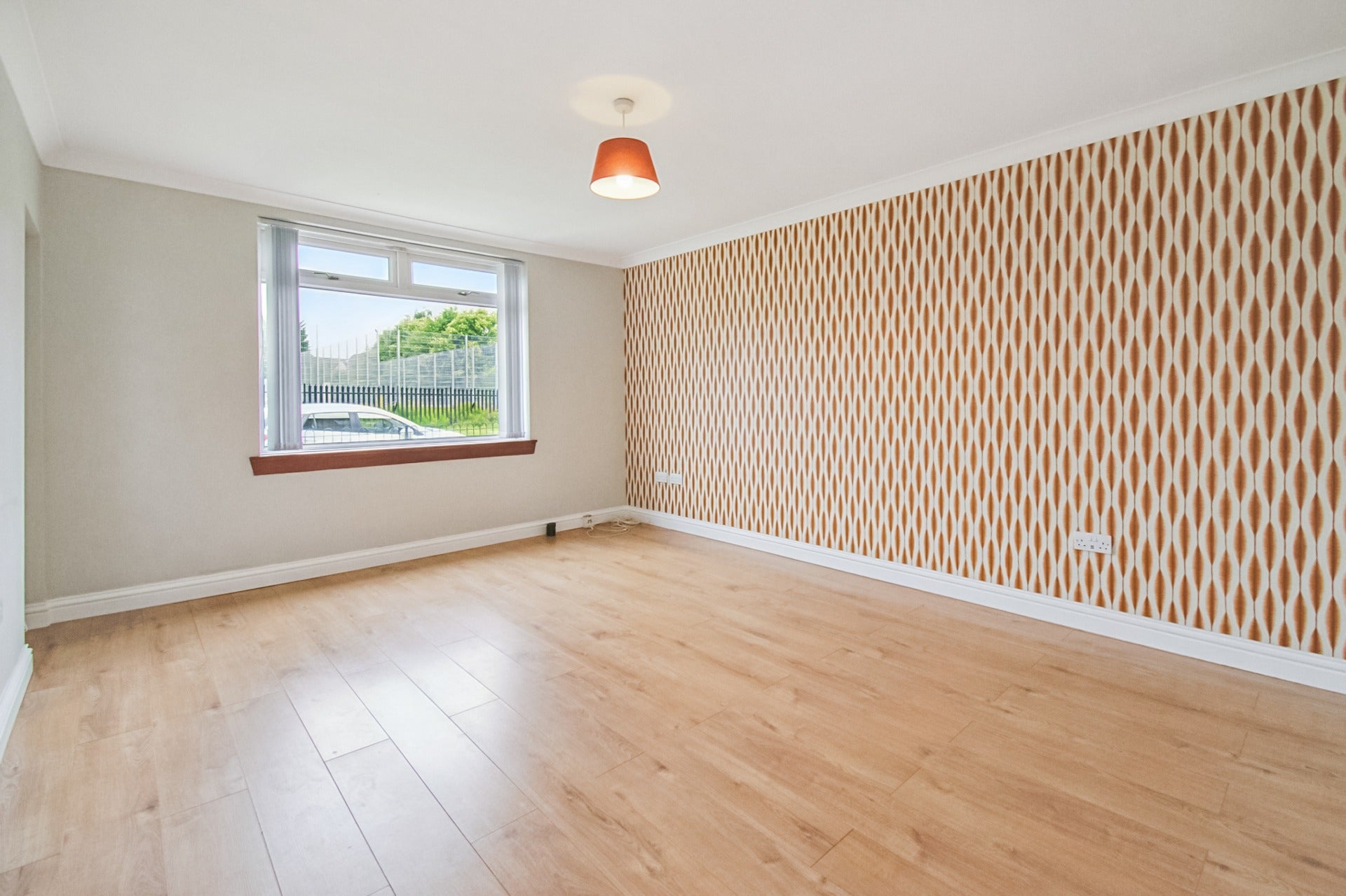 Flat Tarfside Gardens in Glasgow