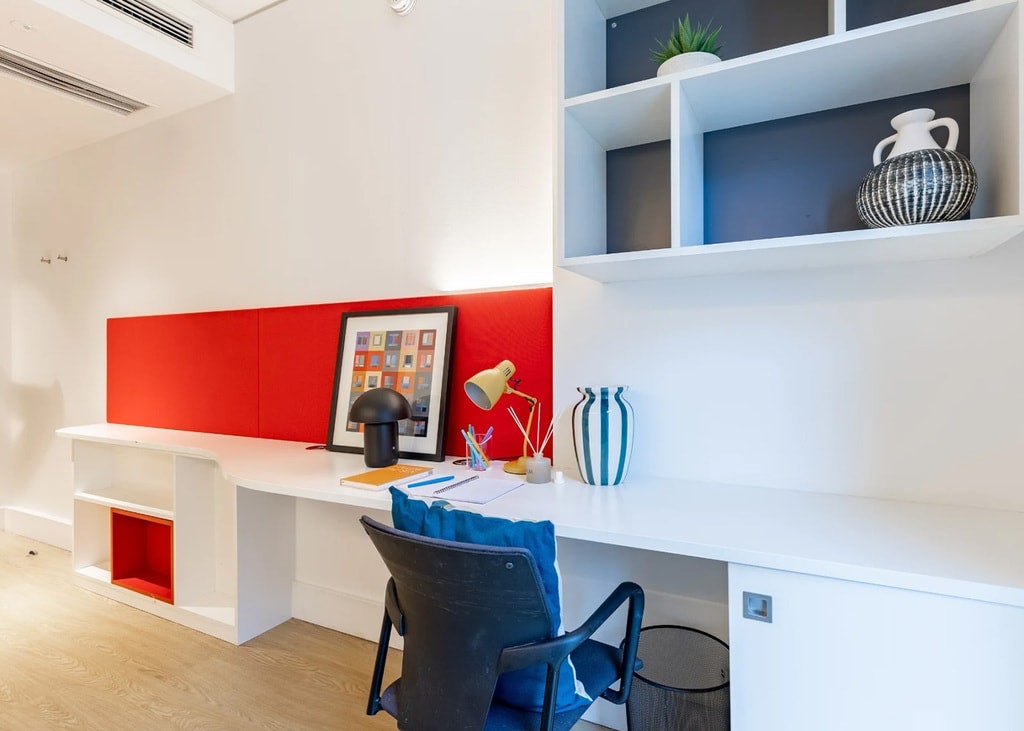 Room Spring Mews in Greater London